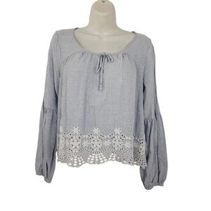 Hollister pinstripe m floral lace blue white long sleeve  cropped